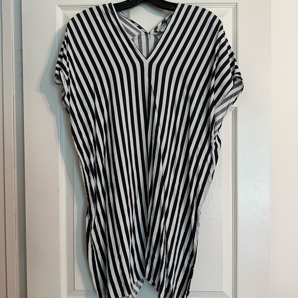 Black and White Striped Tunic - Picture 1 of 3